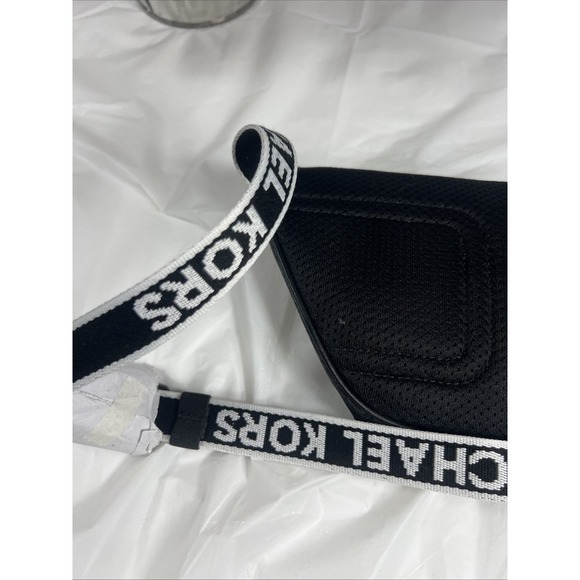 Michael Kors Cooper Mini Logo Belt Bag Black - Picture 6 of 13